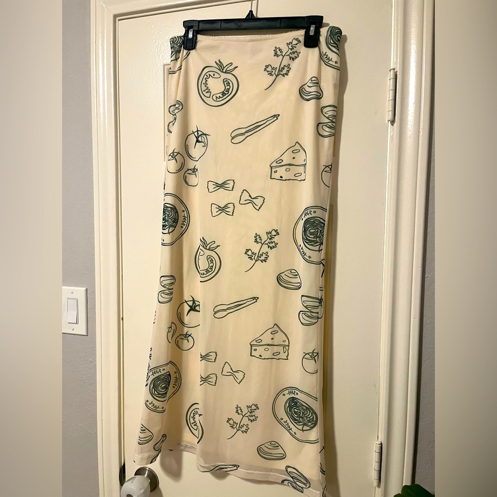 Chic Beige Patterned Midi Skirt